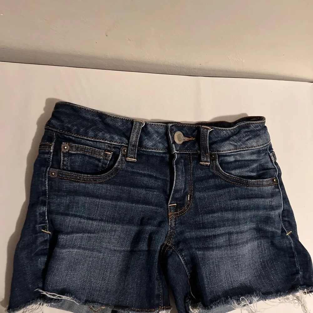 American Eagle Women’s Super Stretch Midi Jean Shorts Size 00 Cut Off